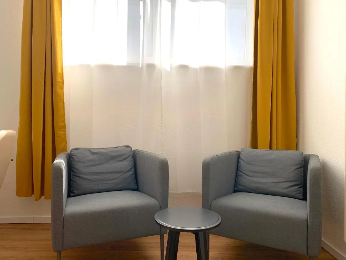 Apartment Alles Komplett - 2 Schlafzimmer, Grosse Kueche, Bad Cologne