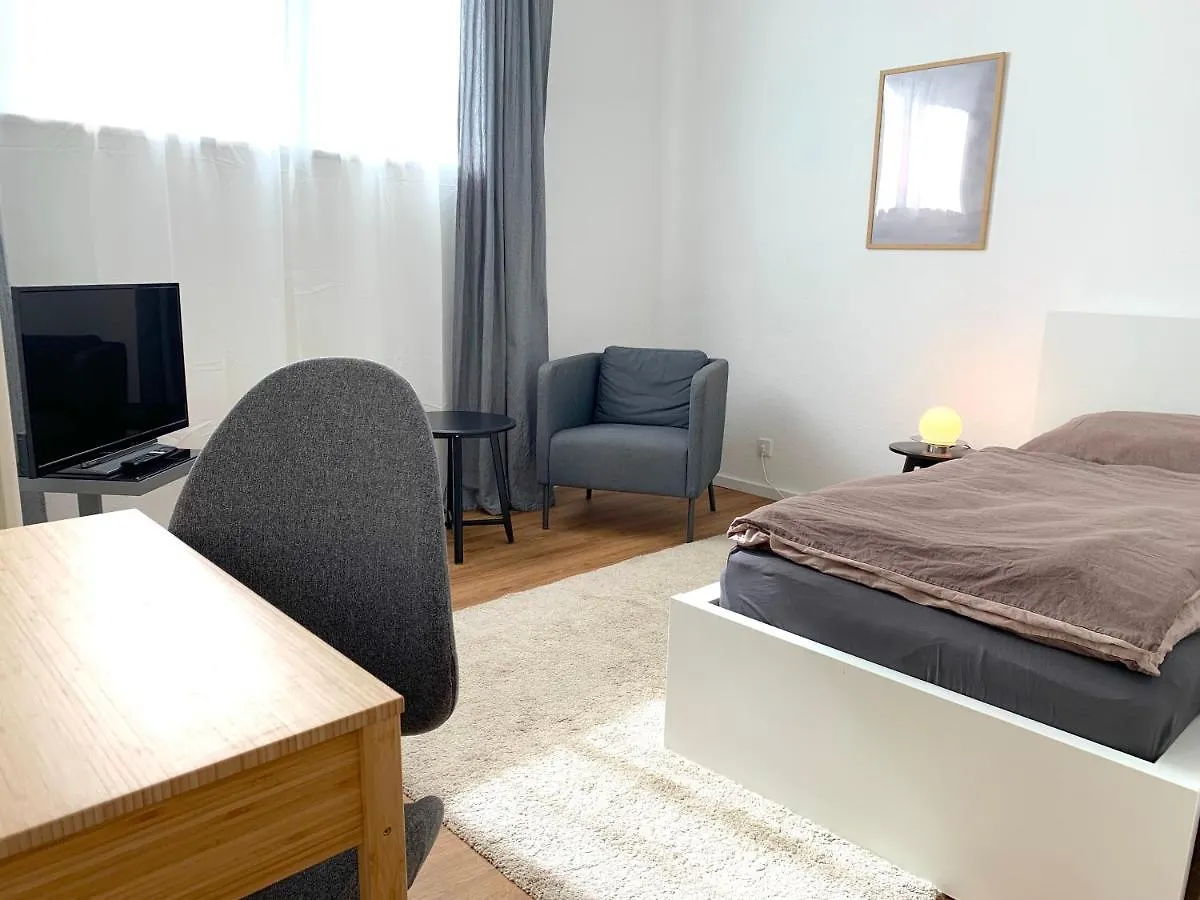 Alles Komplett - 2 Schlafzimmer, Grosse Kueche, Bad Cologne Germany