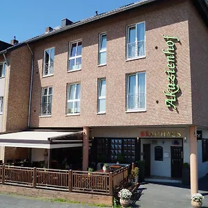 Akazienhof & Brauhaus Гостевой дом