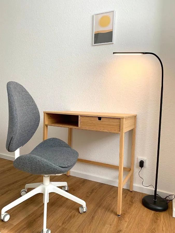 Alles Komplett - 2 Schlafzimmer, Grosse Kueche, Bad Köln