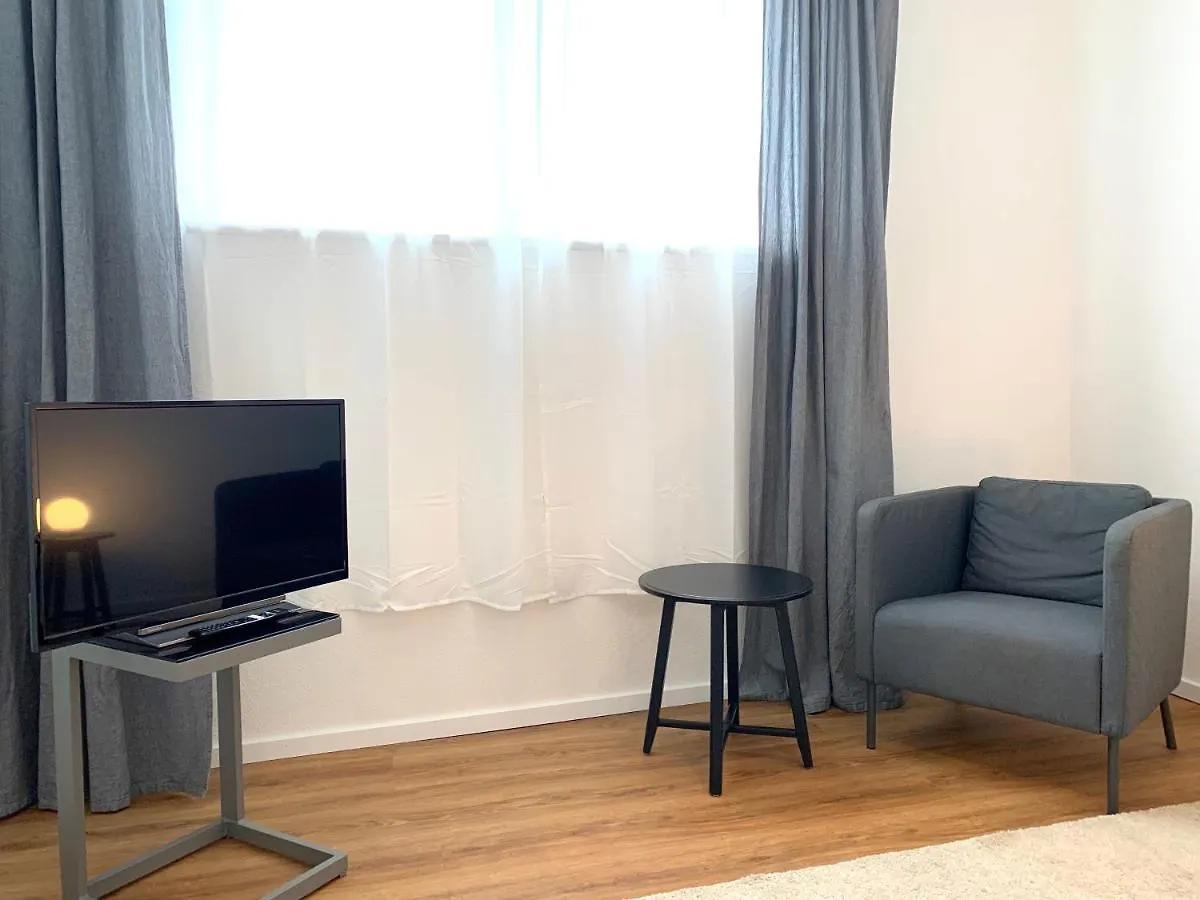 Apartment Alles Komplett - 2 Schlafzimmer, Grosse Kueche, Bad Köln