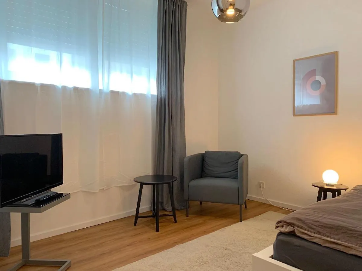Alles Komplett - 2 Schlafzimmer, Grosse Kueche, Bad Köln Apartment